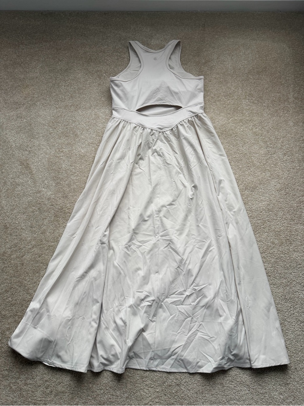 Cream Zella
Effortless Cutout
Back Hybrid Dress Size S - Picture 7 of 9